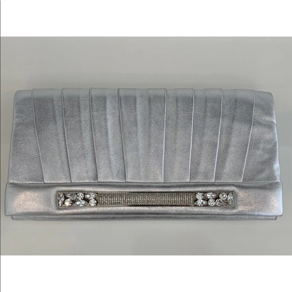 RENE CAOVILLA METALLIC SILVER LEATHER EMBELLISHED CLUTCH - Picture 2 of 13